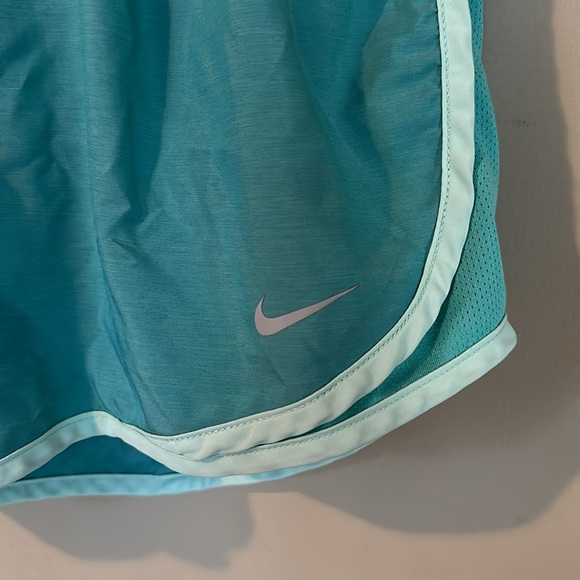 Host Pick ✨ Women’s Nike Shorts - Picture 4 of 8